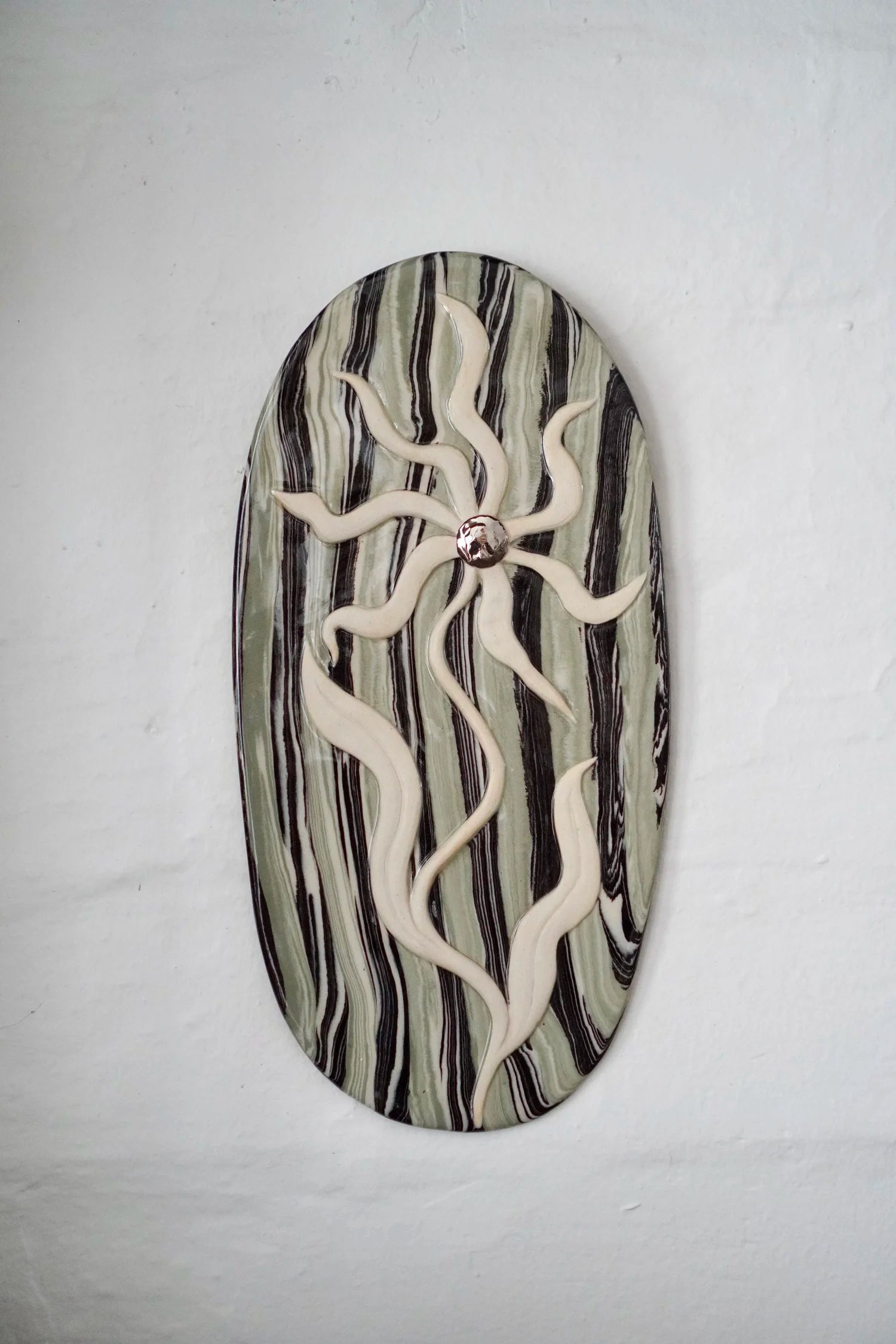 Ukiran Bunga wall piece