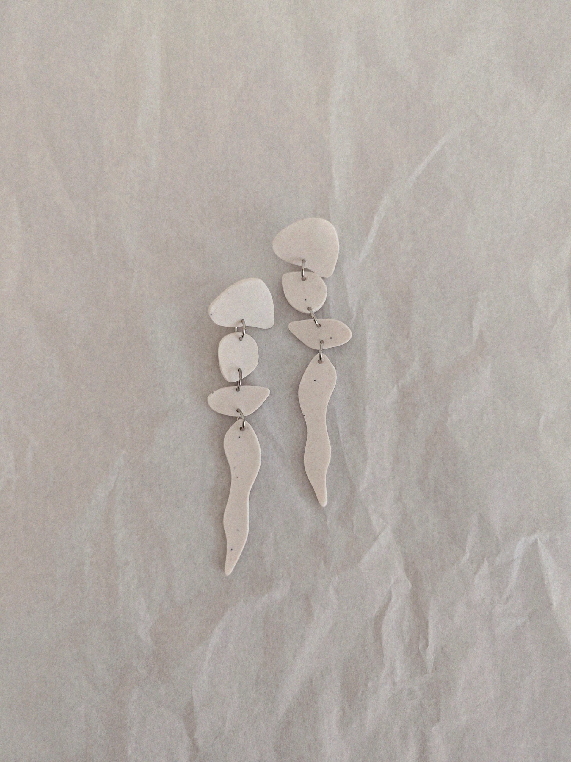 Maya Minimal Iza earrings